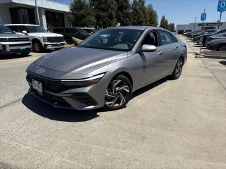 Hyundai ELANTRA 2025 SEL Confort 4p Sedan