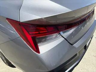 Hyundai ELANTRA 2025 SEL Confort 4p Sedan