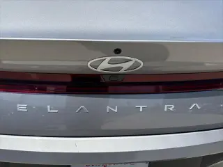 Hyundai ELANTRA 2025 SEL Confort 4p Sedan