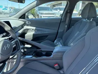 Hyundai ELANTRA 2025 SEL Confort 4p Sedan
