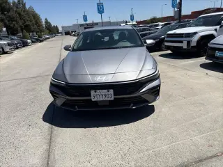 Hyundai ELANTRA 2025 SEL Confort 4p Sedan
