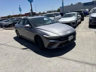 Hyundai ELANTRA 2025 SEL Confort 4p Sedan