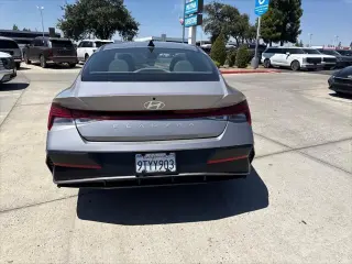 Hyundai ELANTRA 2025 SEL Confort 4p Sedan