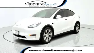 Tesla Model Y 2023 TLA 4p Crossover