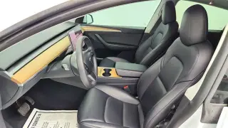 Tesla Model Y 2023 TLA 4p Crossover