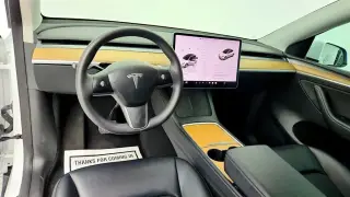 Tesla Model Y 2023 TLA 4p Crossover
