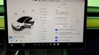 Tesla Model Y 2023 TLA 4p Crossover