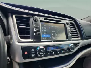Toyota Highlander 2018 LE 4dr SUV (3.5L V6)