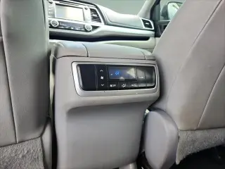 Toyota Highlander 2018 LE 4dr SUV (3.5L V6)