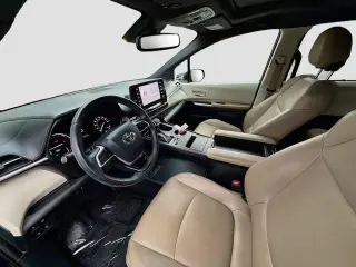 Toyota Sienna 2021 XLE 7-Pasajeros 4dr Mini-Van