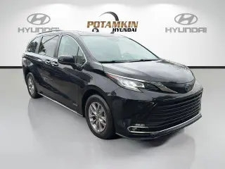 Toyota Sienna 2021 XLE 7-Pasajeros 4dr Mini-Van