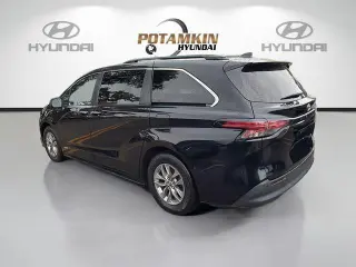 Toyota Sienna 2021 XLE 7-Pasajeros 4dr Mini-Van