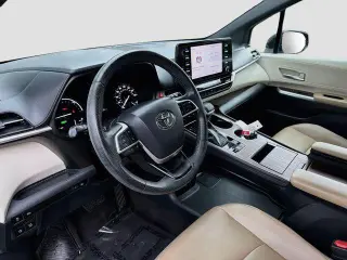 Toyota Sienna 2021 XLE 7-Pasajeros 4dr Mini-Van