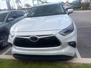 Toyota Highlander 2022 XLE 4dr SUV