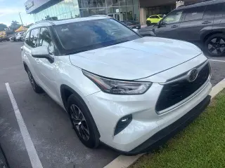 Toyota Highlander 2022 XLE 4dr SUV