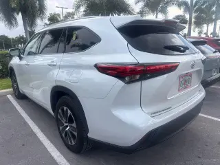 Toyota Highlander 2022 XLE 4dr SUV