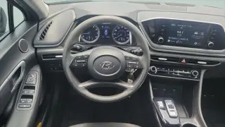 Hyundai SONATA 2022 SE 4p Sed (lanzamiento a mitad de año)