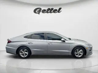 Hyundai SONATA 2022 SE 4p Sed (lanzamiento a mitad de año)