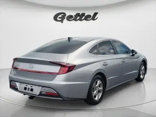 Hyundai SONATA 2022 SE 4p Sed (lanzamiento a mitad de año)