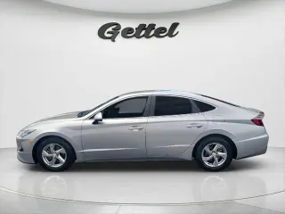 Hyundai SONATA 2022 SE 4p Sed (lanzamiento a mitad de año)