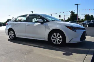 Toyota Corolla 2024 LE 4p Sedan