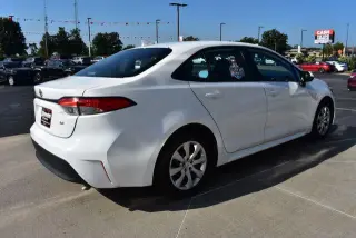 Toyota Corolla 2024 LE 4p Sedan