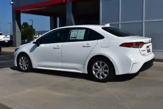 Toyota Corolla 2024 LE 4p Sedan