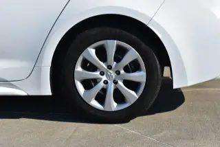 Toyota Corolla 2024 LE 4p Sedan