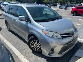 Toyota Sienna 2020 XLE 7-Pasajeros Asiento Automático Acceso 4dr Mini-Furgoneta