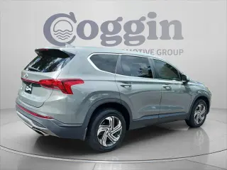 Hyundai SANTA FE 2022 SE 4dr Crossover (versión de mitad de año)