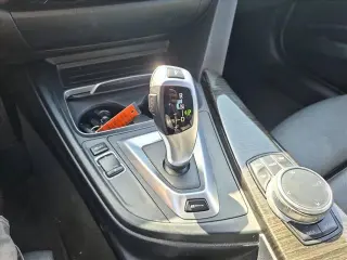 BMW Serie 3 2018 330e iPerformance 4dr Sedán