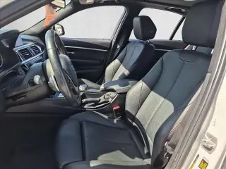 BMW Serie 3 2018 330e iPerformance 4dr Sedán