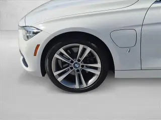 BMW Serie 3 2018 330e iPerformance 4dr Sedán