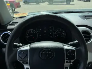 Toyota Tundra 2019 4x4 SR5 4dr CrewMax Cab Pickup SB (5.7L V8 FFV)