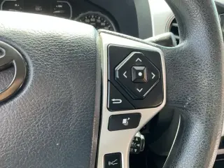 Toyota Tundra 2019 4x4 SR5 4dr CrewMax Cab Pickup SB (5.7L V8 FFV)