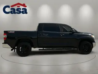 Toyota Tundra 2019 4x4 SR5 4dr CrewMax Cab Pickup SB (5.7L V8 FFV)