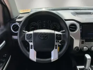 Toyota Tundra 2019 4x4 SR5 4dr CrewMax Cab Pickup SB (5.7L V8 FFV)