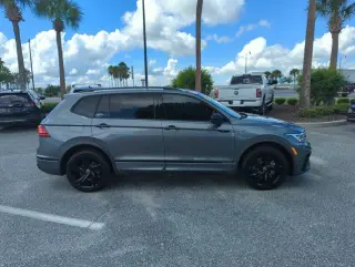 Volkswagen Tiguan 2023 SE R-Line Negro 4p SUV