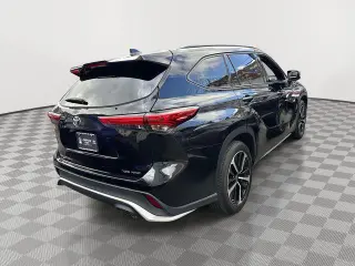 Toyota Highlander 2022 AWD XSE 4dr SUV