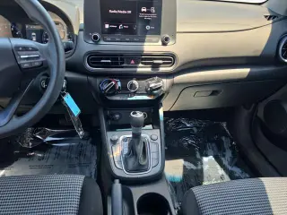 Hyundai KONA 2023 SE 4p Crossover