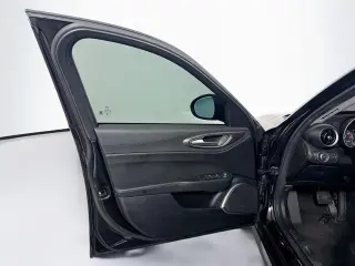 Alfa Romeo Giulia 2021 Ti 4dr Sedan