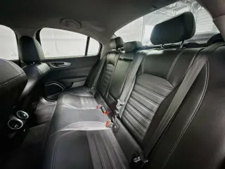 Alfa Romeo Giulia 2018 tracción en las cuatro ruedas Ti Sport 4p Sedan