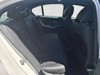 BMW Serie 3 2023 330i 4dr Sedán