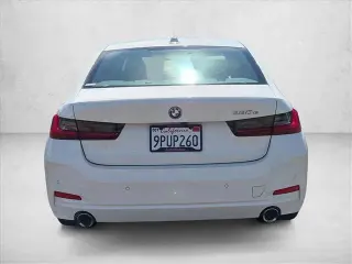 Serie 3 BMW 2024 330e 4p Sedán