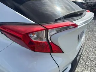 Toyota C-HR 2018 XLE Premium 4dr Crossover