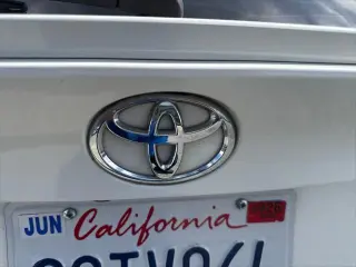 Toyota C-HR 2018 XLE Premium 4dr Crossover