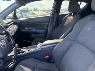 Toyota C-HR 2018 XLE Premium 4dr Crossover