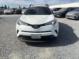 Toyota C-HR 2018 XLE Premium 4dr Crossover