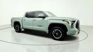 Toyota Tundra 2023 4x4 SR5 4p. Cabina CrewMax Camioneta SB