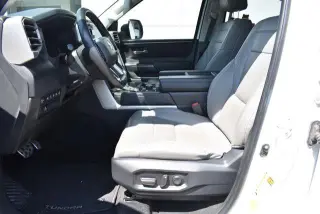 Toyota Tundra 2023 4x4 SR5 4dr CrewMax Cab Pickup SB